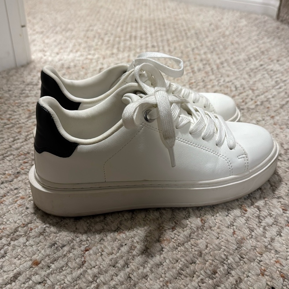 A new day platform sneaker